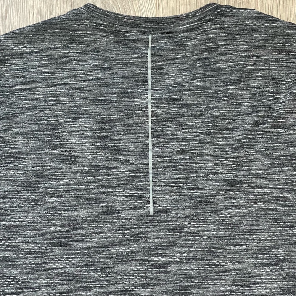 Lululemon Heathered Black Somatic Aero Short Sleeve Shirt Size Large - Picture 5 of 5